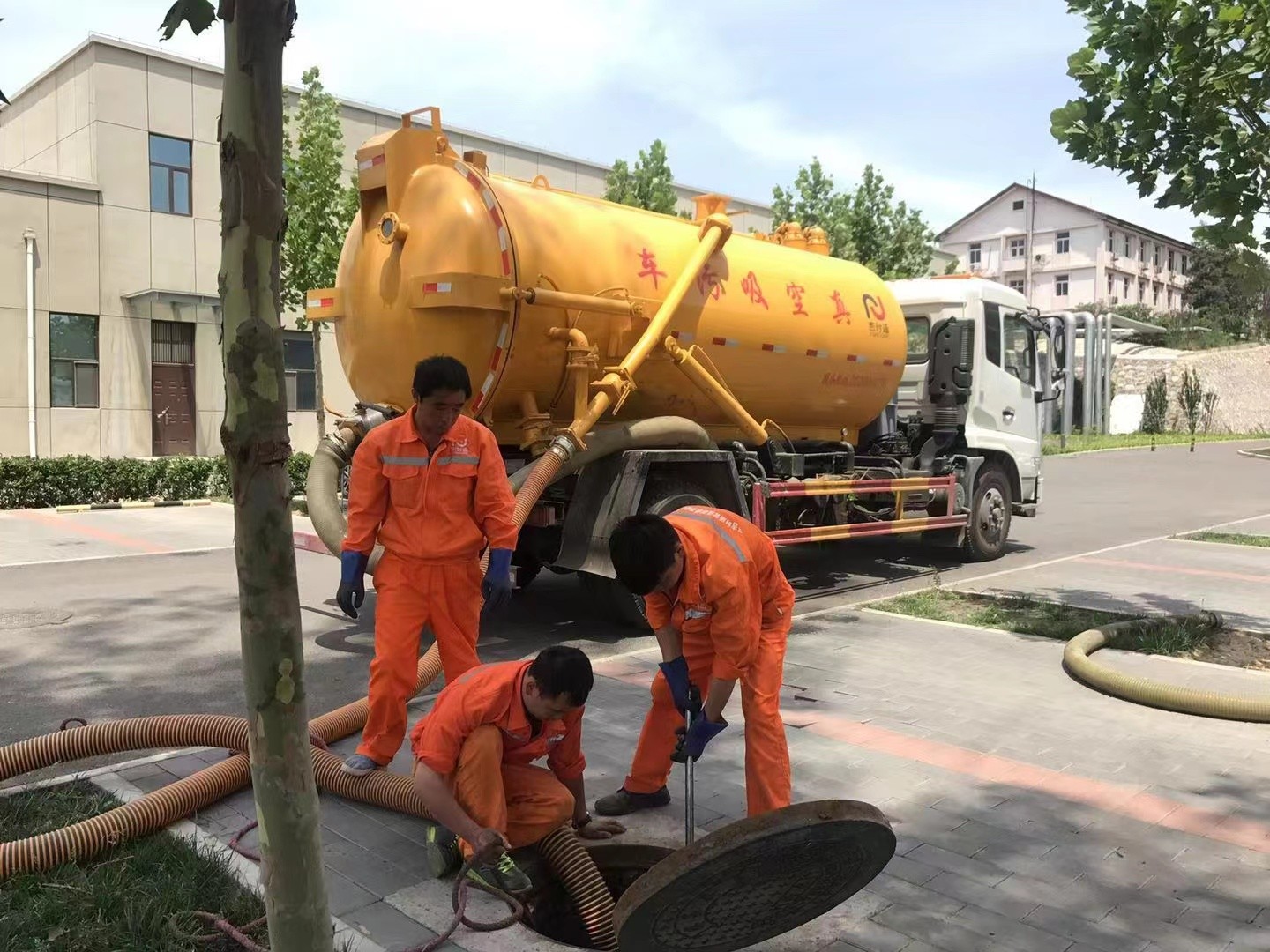 开平化粪池清理与5-8吨吸粪车施工效率分析